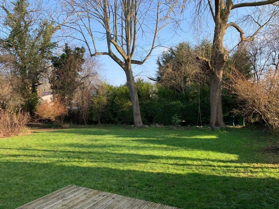 River Cabin Retreat Shepperton Eksteriør billede